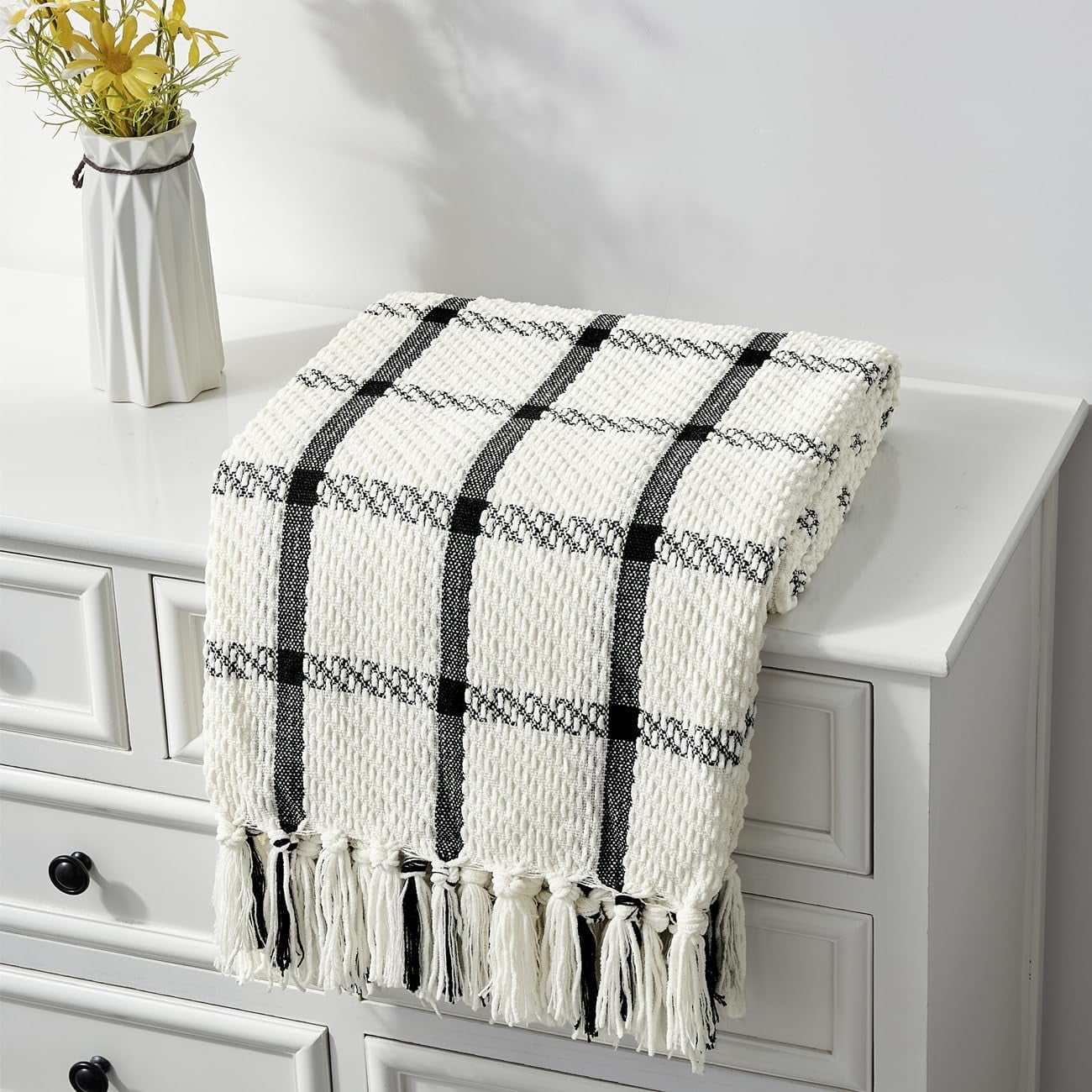 CREVENT Farmhouse Rust Chenille Throw Blanket for Couch Sofa Chair Bed Home Decoration, Soft Warm Cozy Knit Blanket for Spring (50''X60'' Black)